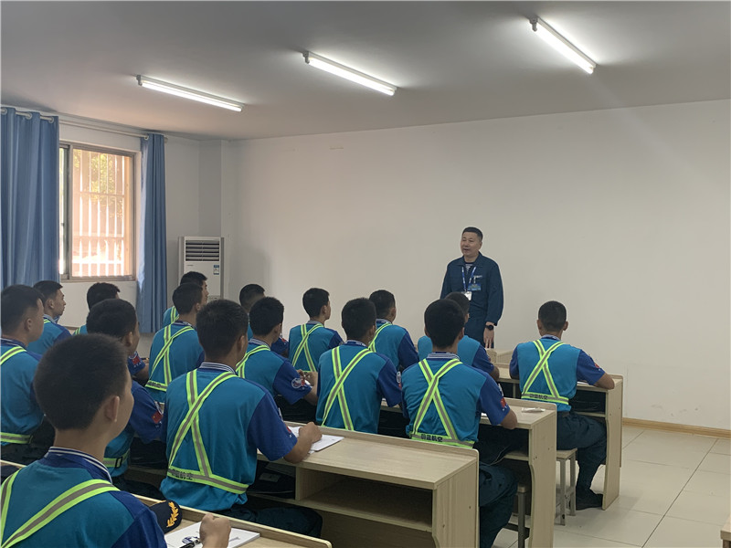 1632320798202948.jpeg 地面理论教学.jpg