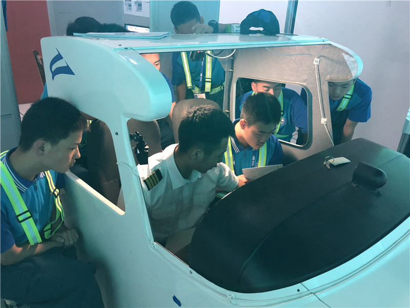 1632320937895048.jpeg 模拟飞行训练.jpg