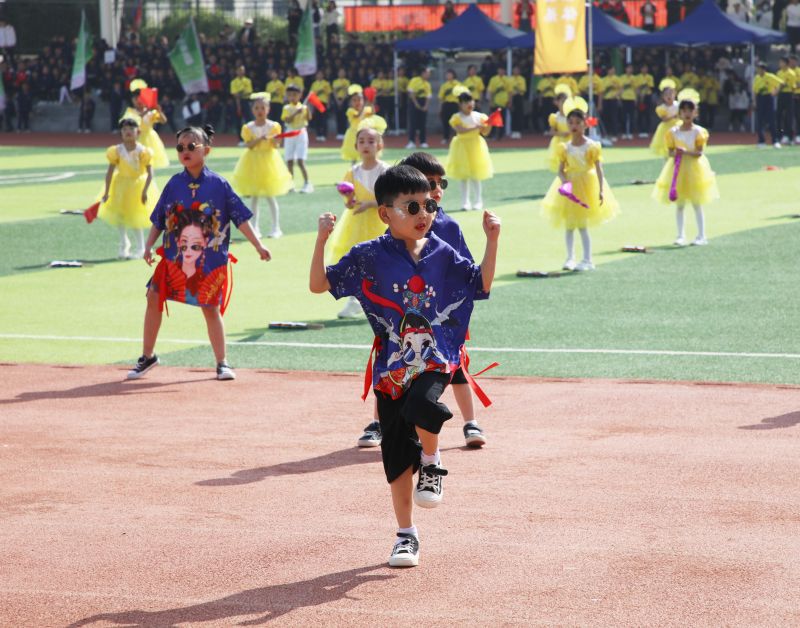 1683529556715861.jpeg 一年级《hero,加油》 (2).jpg