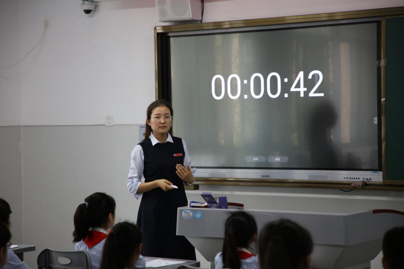 1593652043400256.png 钟瑶.png