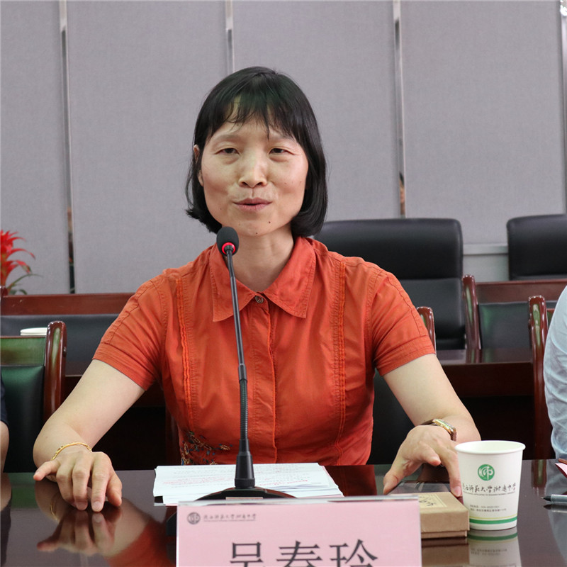 1593828542397367.jpeg 工作坊实践导师吴春玲对省级专项课题的研究情况进行总结_副本.jpg