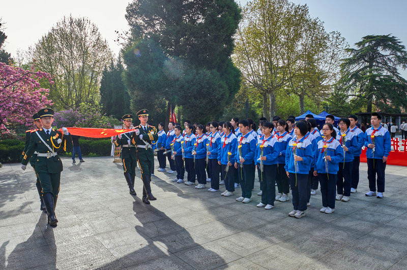 1617375578946877.jpeg 鲜花告诉我,你曾怎样走过.jpg