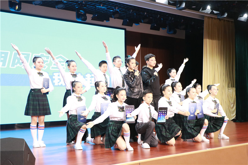 1634118266638129.jpeg 11.舞台剧表演.JPG