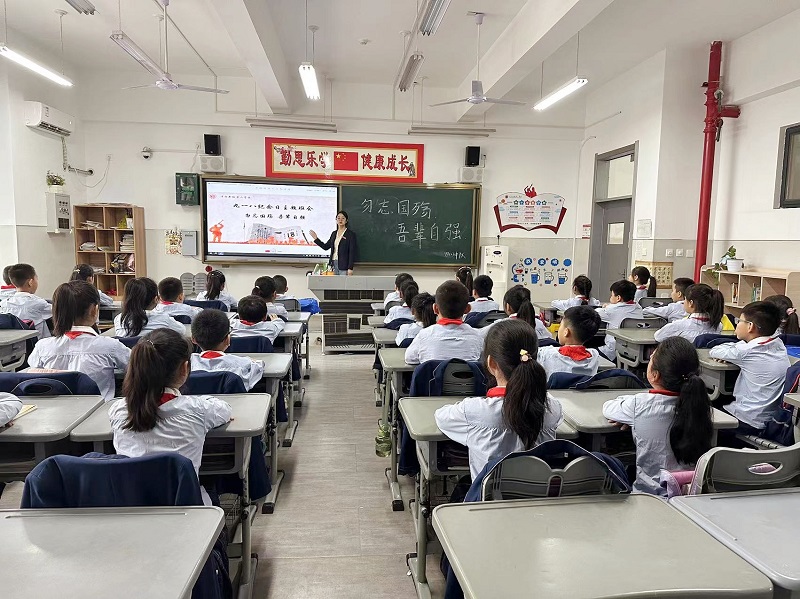 1695087063261156.jpeg 班会.jpg